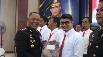 Dedikasi Tanpa Batas, Kanit Tipiter Polres Simalungun Diganjar Penghargaan Ungkap Perdagangan Satwa Dilindungi